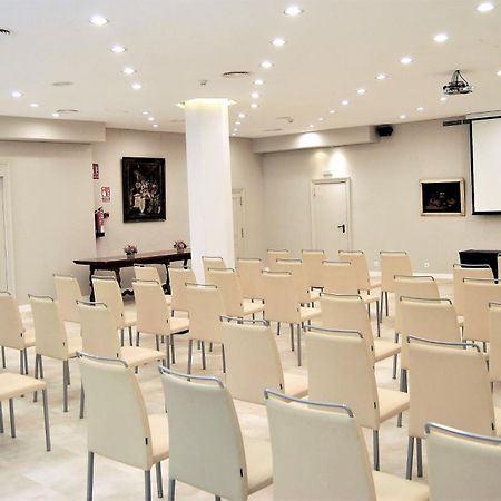 Lamaro Hotel Barcelona Ngoại thất bức ảnh The conference room