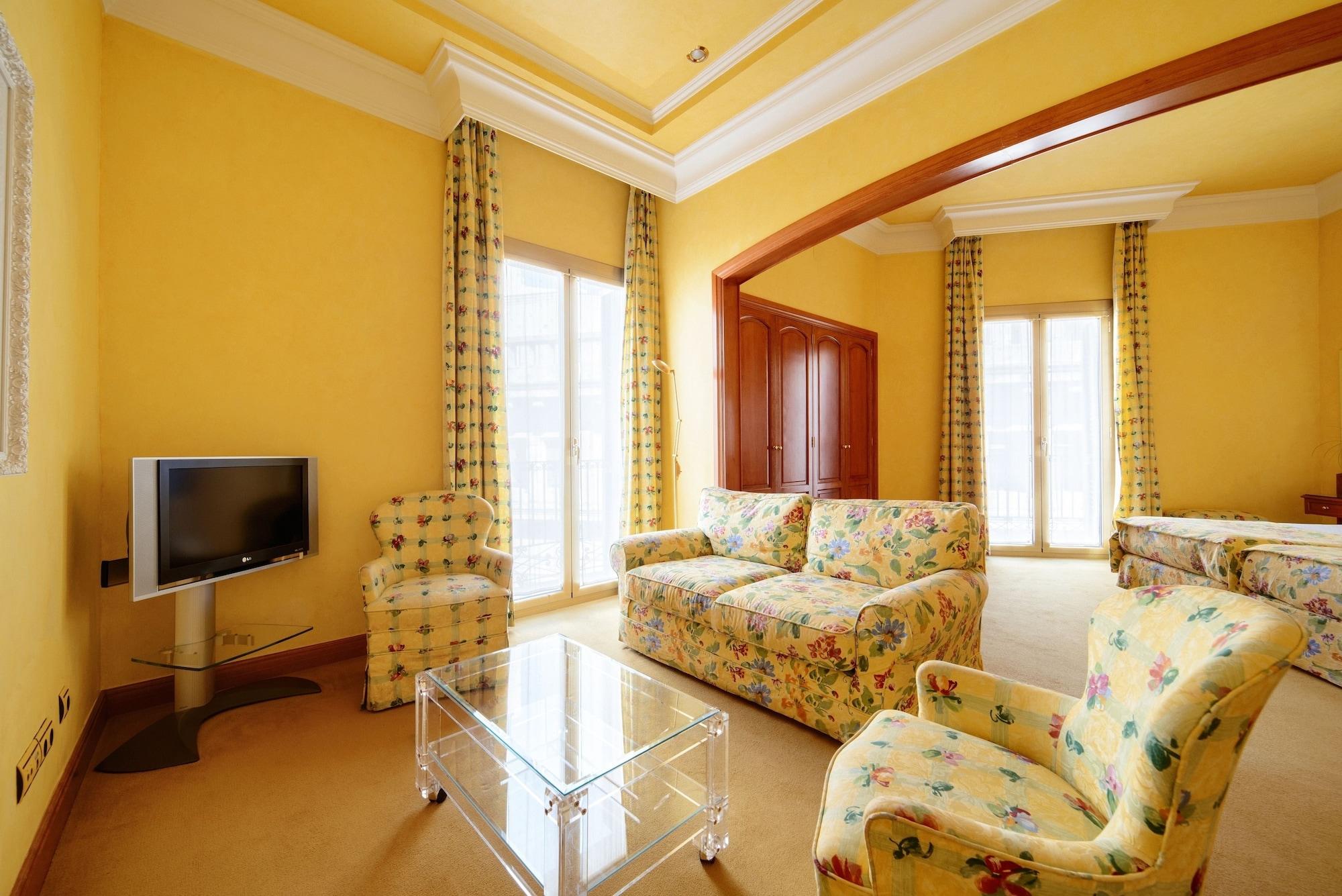 Lamaro Hotel Barcelona Ngoại thất bức ảnh A room at the hotel