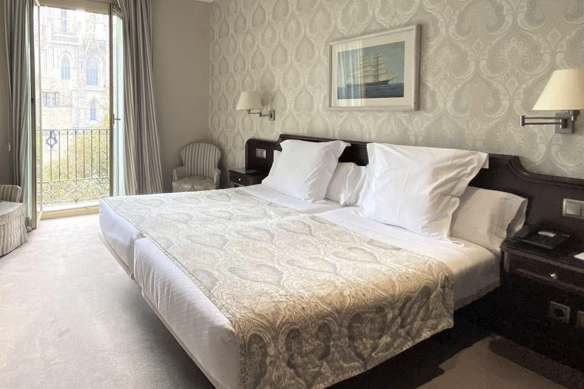 Lamaro Hotel Barcelona Ngoại thất bức ảnh A bedroom at the hotel