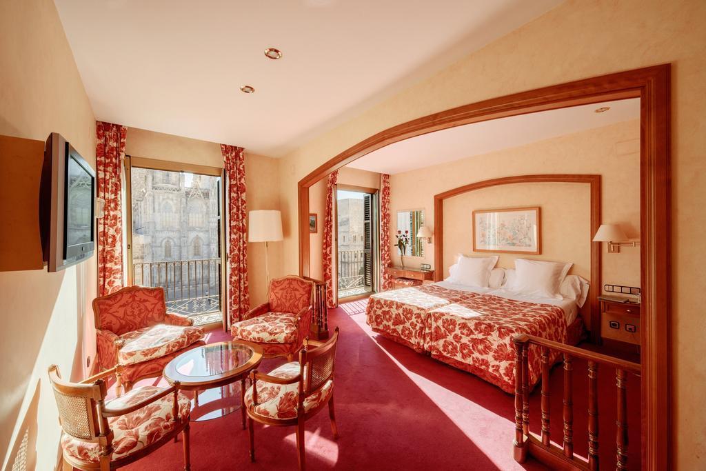 Lamaro Hotel Barcelona Ngoại thất bức ảnh A suite at the Hotel de la Ville
